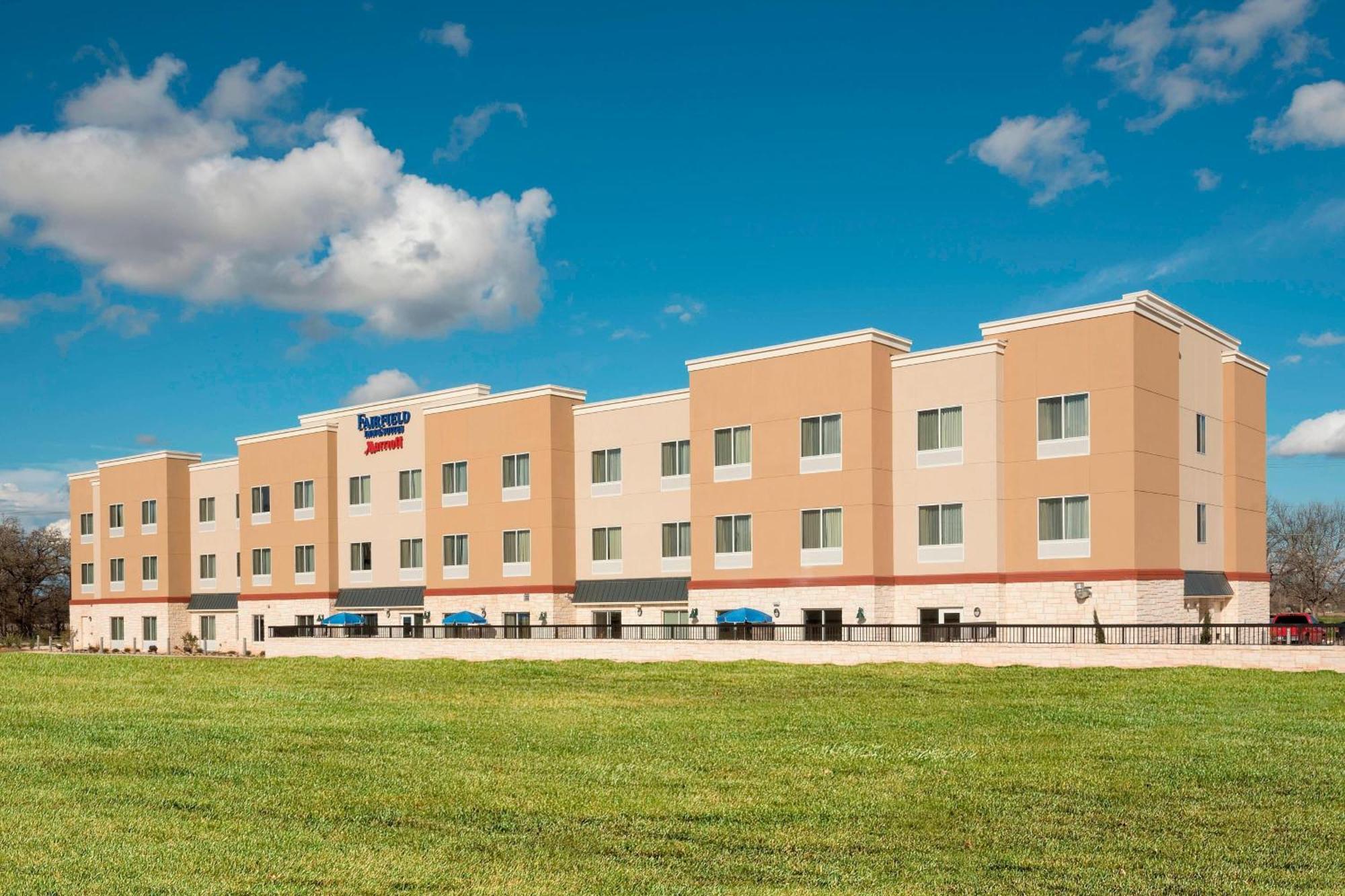 Fairfield Inn & Suites By Marriott Fredericksburg Texas Exterior photo
